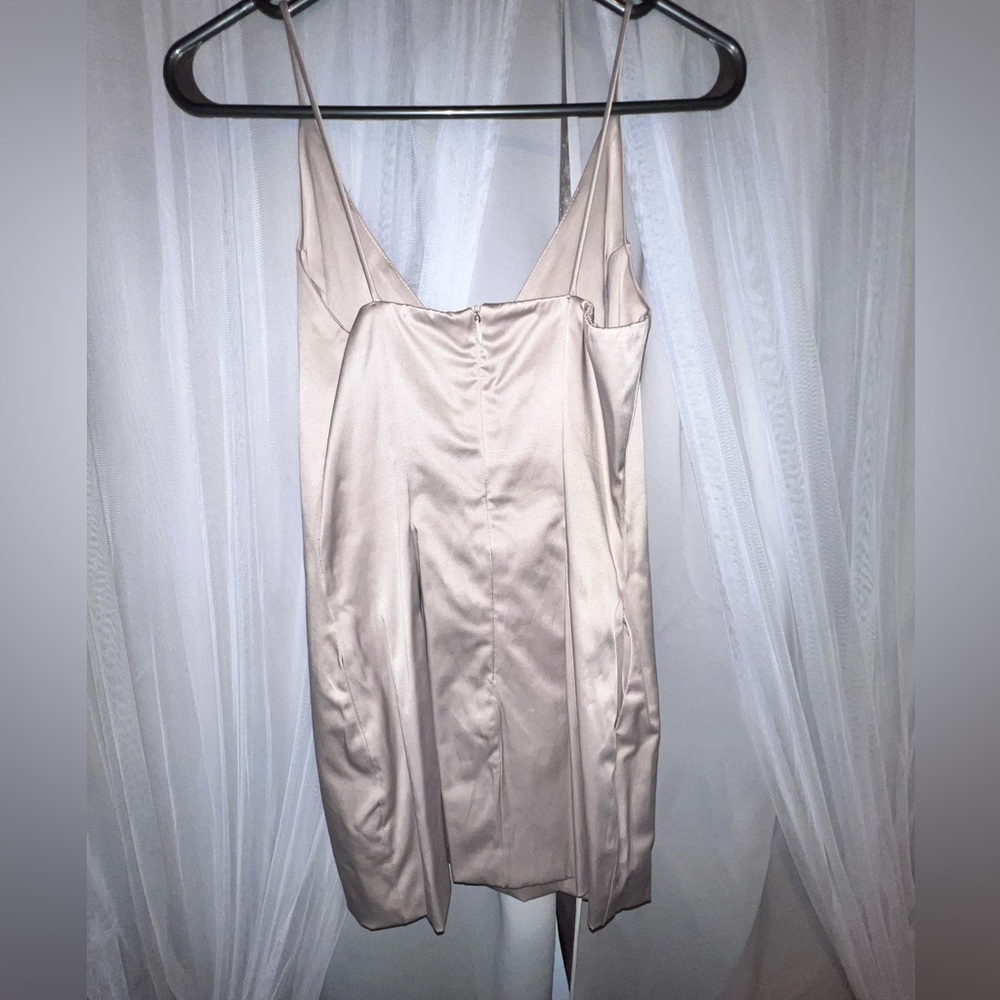 Beige dress - Picture 5 of 6